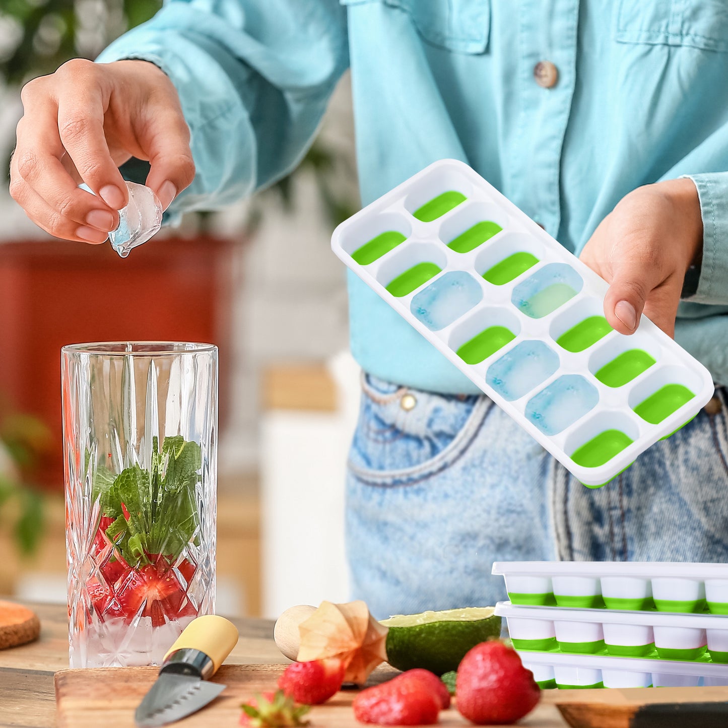Ice Cube Tray with Lid, Ice Bin, Ice Scoop, Ice Tong, Drinking Straw